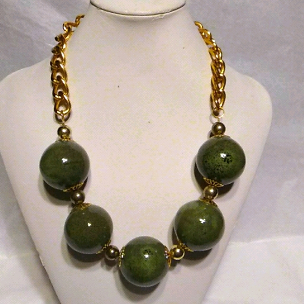 Nwot Green and  Gold Necklace